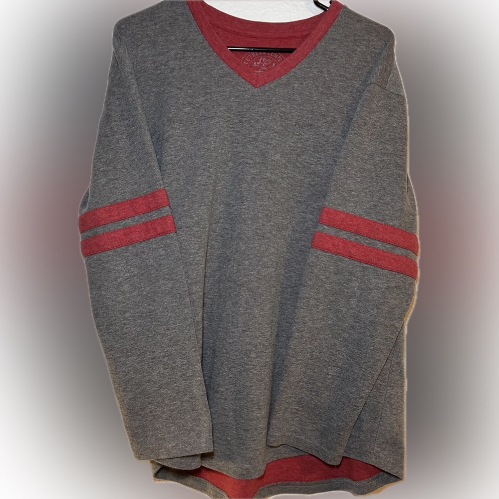 Lauren James Southern Comfort Grey / Red Accent Sweater Women’s Large J4-0013